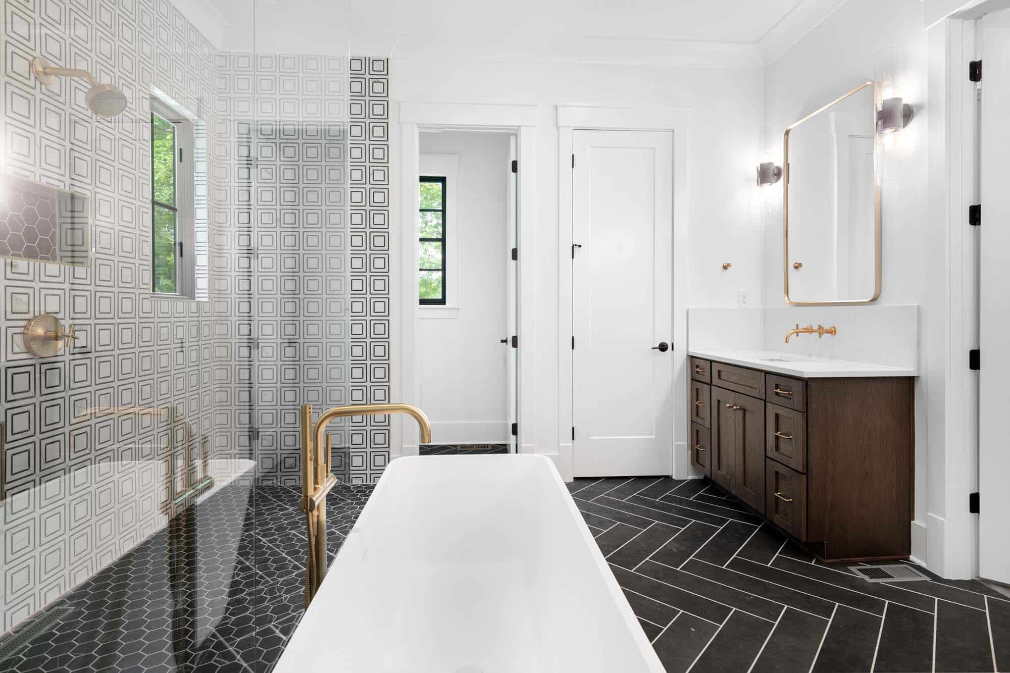 Blackberry Ridge white bathroom