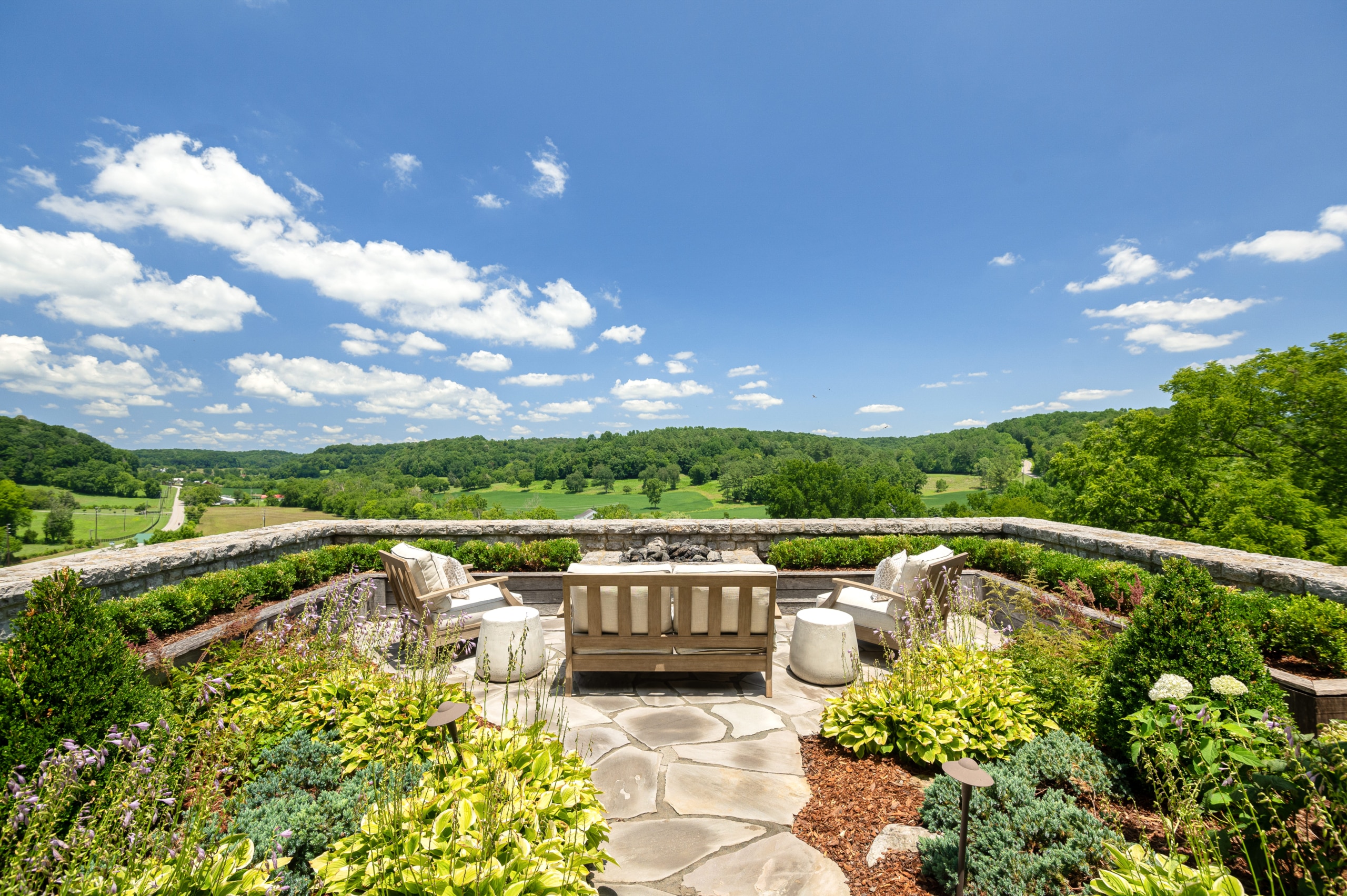 Why More Homeowners Are Developing Estate Properties - fixed pricing custom home